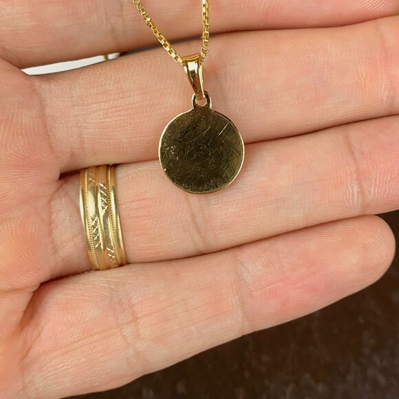 14k Gold Filled Round Jesus Christ Necklace for Womens Birthday Gifts Box 18" - Picture 2 of 8